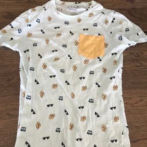 Urban Outfitters t shirt M